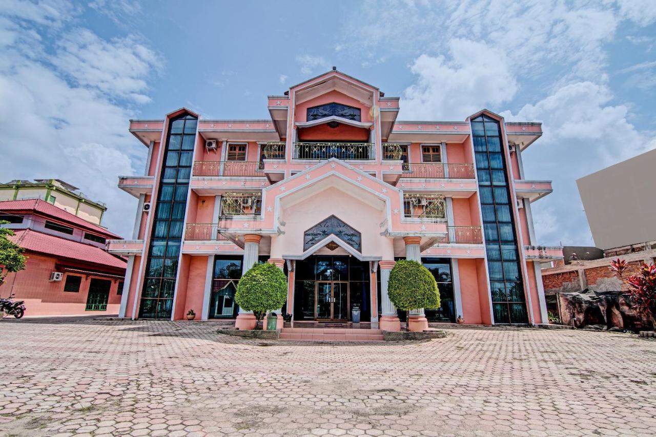 Oyo 92551 Netra Hotel Ujunbatu Exterior foto