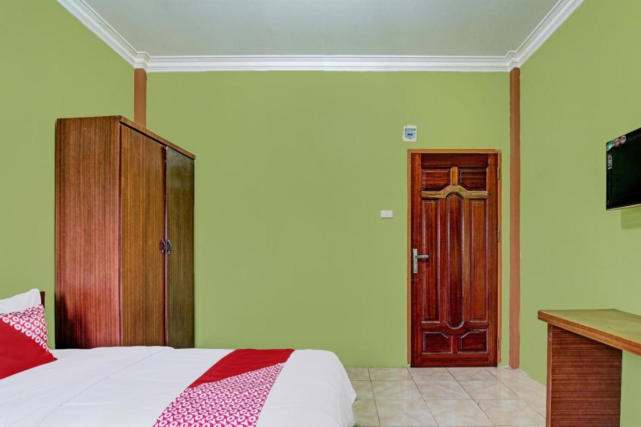 Oyo 92551 Netra Hotel Ujunbatu Exterior foto